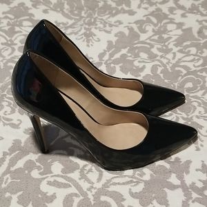 Black pumps/heels